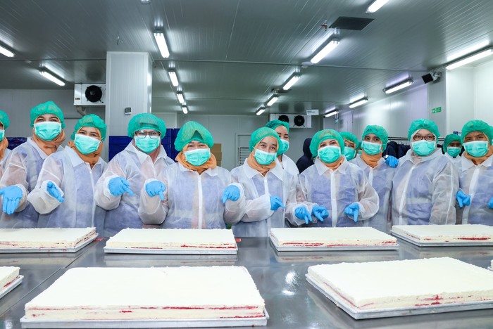 Dharma Wanita Persatuan (DWP) MPR RI melakukan kunjungan ke Factory the Harvest Cake, Sentul, Bogor.