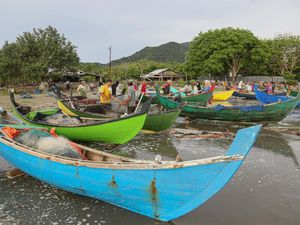 Jaring Asa di Pantai Ujong Pancu Aceh