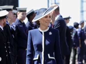 Momen Kate Middleton Tampil Mirip Putri Diana, Busana Nuansa Maritim