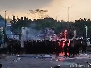 Kericuhan di Luar Stadion GBLA Warnai Laga Persib Vs Persis