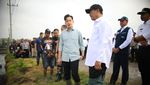 Momen Gibran Bareng Mentan Nyemplung ke Sawah