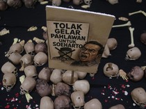 Video: Lintas Aktivis Tolak Usulan Soeharto Jadi Pahlawan Nasional
