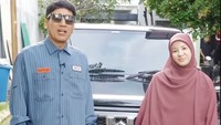 Natasha Rizki juga memberikan penjelasan mobil itu bukan dibelikan oleh Desta. Jadi bukan hadiah. Itu pakai uang aku sendiri. Aku jual (mobil) terus dia bantuin, kata Natasha Rizky di Kebayoran Baru, Jakarta Selatan, Kamis (22/5/2025). Foto: dok. Capture Trio Strong Family