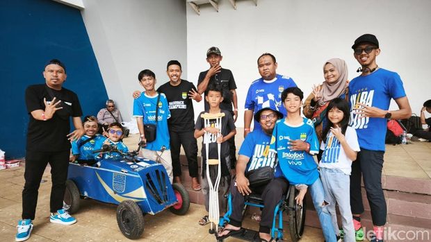 Para penyandang disabilitas dukung Persib di stadion