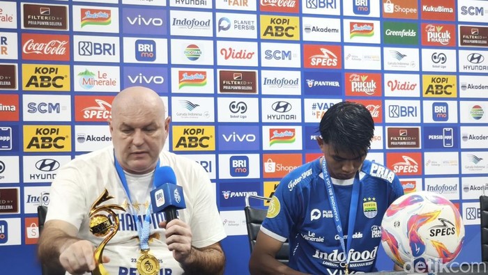 Pelatih Persib Bandung Bojan Hodak
