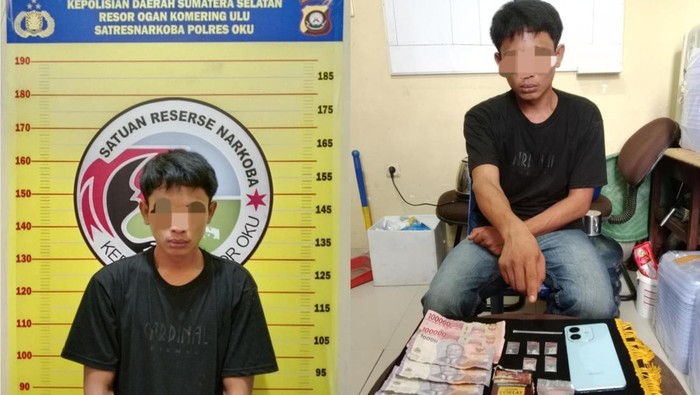 Pengedar sabu di OKU saat ditangkap polisi.