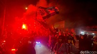 Seperti diketahui, Persib Bandung dinobatkan sebagai juara Liga 1 musim 2024/2025. Laga pamungkas antara Persib Bandung dan Persis Solo ditutup dengan skor 3-2, kemenangan untuk Persib Bandung.