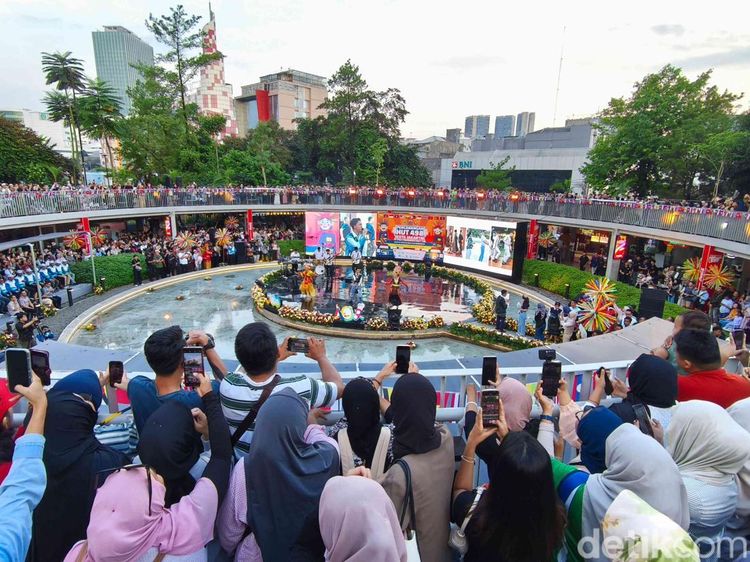 Potret Keseruan Pencanangan HUT Ke-498 Jakarta di Blok M