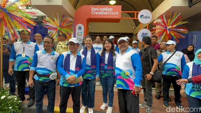 Gubernur Jakarta Pramono Anung dan Wakil Gubernur Jakarta Rano Karno mengunjungi gelaran Inovation Creative Week di Blok M Hub, Jakarta Selatan, Sabtu (24/5/2025). Acara tersebut dioperatori oleh PT MRT Jakarta.