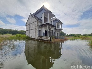 Viral Rumah Mewah di Tengah Danau, Ternyata Ada Cerita Mistis di Baliknya