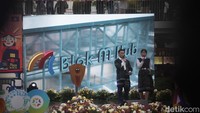 Pramono juga menyinggung proyek Blok M Hub. Ia menyebut proyek Blok M Hub ini akan dimulai dengan pembangunan pedestrian hingga koneksi transportasi umum. Dia meminta pedestrian yang dibangun nyaman untuk semua pejalan kaki, termasuk penyandang disabilitas. Dia juga meminta pembangunan yang dilakukan punya orientasi jangka panjang.