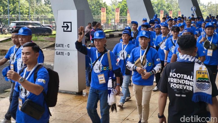 Suasana Stadion GBLA
