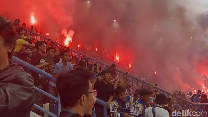 Suasana Stadion GBLA