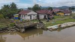 Tanggul Harapan di Tepi Muara Sampara