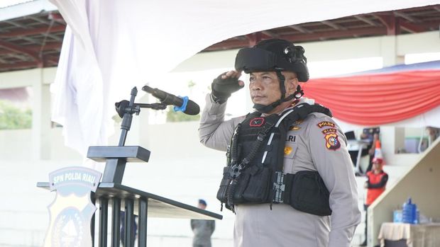 Wakapolda Riau Brigjen Jossy Kusumo menutup pelatihan Tim Raga.
