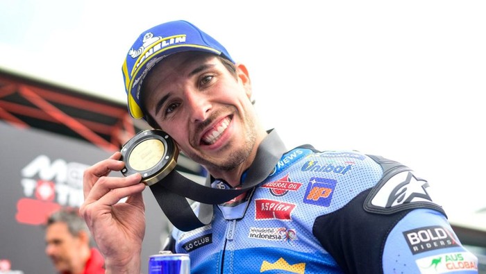 Alex Marquez memenangi sprint race MotoGP Inggris 2025.