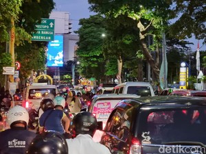 Surabaya Vaganza 2025 Selesai, Lalu Lintas Kota Padat Merayap