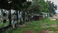 Pemkot Bekasi menegaskan bahwa jika para pemilik bangunan tidak membongkar secara mandiri dalam tenggat waktu yang diberikan, maka pihaknya akan melakukan pembongkaran paksa.