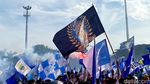 Sukacita Bobotoh Rayakan Persib Juara di Lapangan Tegalega