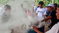 Warga Kampung Papring yang mengikuti pelatihan mengaku senang dengan pengetahuan baru yang diperoleh. Mereka berkomitmen untuk menerapkan teknologi biochar dan asap cair di lahan pertanian mereka masing-masing.