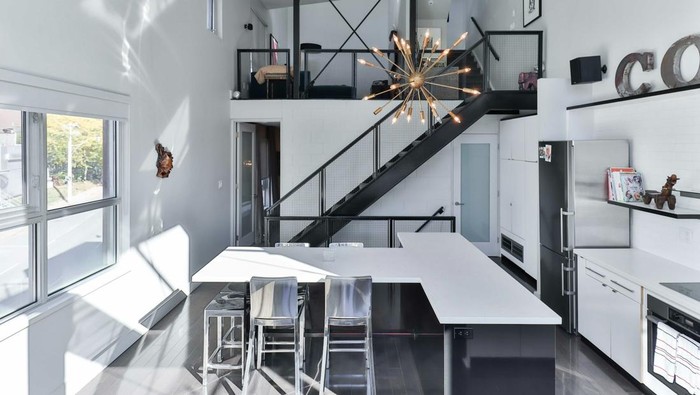 Desain loft pada interior rumah minimalis.