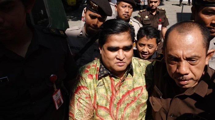 Dimas Kanjeng saat dibebaskan bersyarat.
