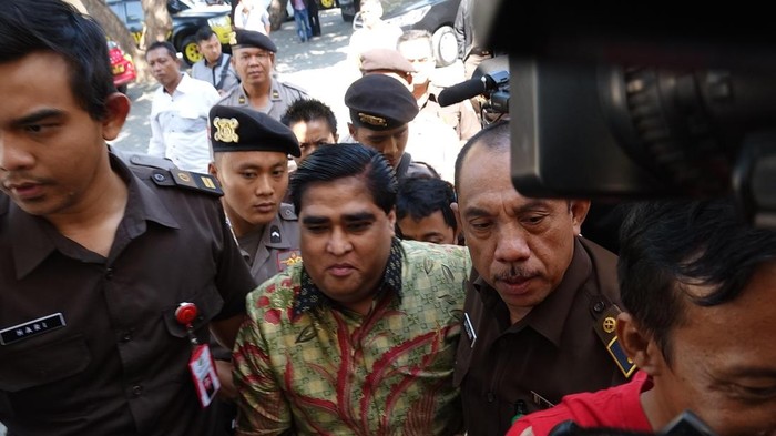 Dimas Kanjeng saat dibebaskan bersyarat.