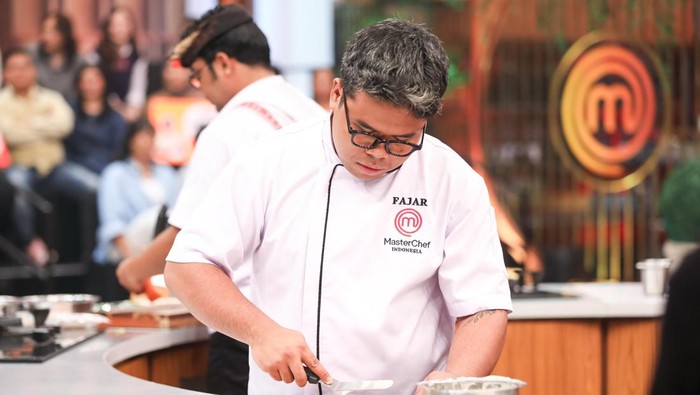 Aksi Fajar di Master Chef Indonesia Season 12.