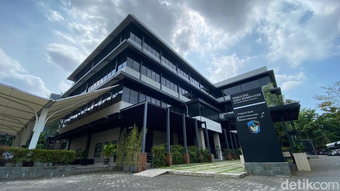 Fakultas Ilmu Komputer UMI Makassar.