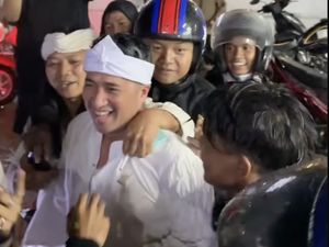 Ketika Irfan Hakim Dadakan Gabung Bobotoh Rayakan Kemenangan Persib Bandung