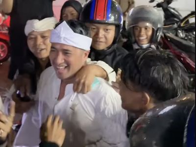 Ketika Irfan Hakim Dadakan Gabung Bobotoh Rayakan Kemenangan Persib Bandung