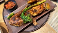 Sejalan dengan visi misi Hotel Tentrem Jakarta yang menonjolkan kekayaan Indonesia, ada banyak ragam masakan tradisional yang disajikan. Semuanya diracik dengan bahan dan rasa sesuai dengan aslinya. Foto: Tim detikfood