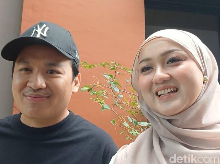 Ate bersama calon istri, Allysa Fatkhia.