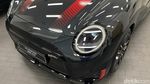 Tampang Sangar MINI JCW E: Mobil Listrik yang Imut, tapi Beringas!