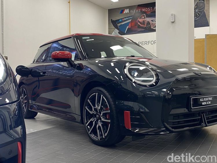 Tampang Sangar MINI JCW E: Mobil Listrik yang Imut, tapi Beringas!
