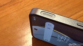 Terdapat dulk shoulder trigger untuk pengalaman gaming yang maksimal. Foto: Adi Fida Rahman/detikINET