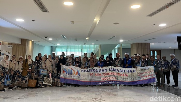 Pelepasan jemaah haji Aida Tourindo 2025 Pelepasan jemaah haji Aida Tourindo di Hotel Anara, Bandara Soekarno Hatta, Banten, Sabtu (24/5/2025).
