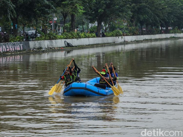 Persiapan Porda 2026, Atlet Arung Jeram Bekasi Intensif Berlatih di Kalimalang