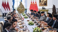 Kunjungan ini ditandai dengan pertemuan bilateral yang dihadiri jajaran menteri dari kedua negara, membahas upaya mempererat dan memperkuat hubungan strategis Indonesia-China di berbagai bidang.
