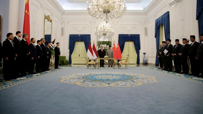 Presiden Prabowo Subianto menerima Perdana Menteri (PM) China Li Qiang dalam kunjungan kenegaraannya ke Indonesia
