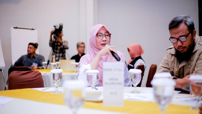 Kepala DLH Pemkab Banyuwangi, Dwi Handayani