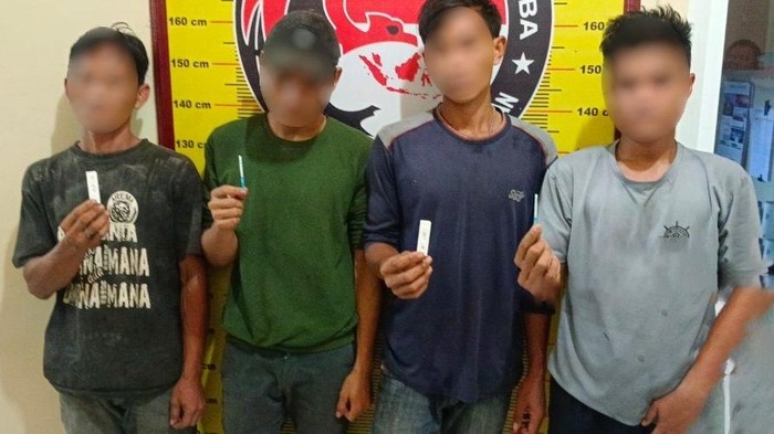 Empat pelaku pungli yang diamankan Polres Pelabuhan Belawan