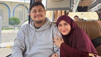 Ryana Dea pergi menunaikan ibadah haji bersama dengan suami, Puadin Redi. Foto: dok. Instagram Ryana Dea