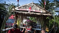 Sedekah laut Tambaklorok setiap tahunnya menjadi magnet bagi wisatawan, baik lokal maupun mancanegara