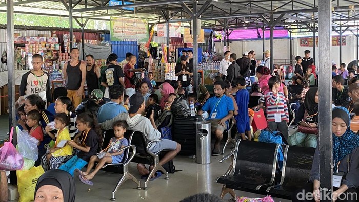 120 PMI Ilegal dari Malaysia tiba di Pelabuhan Parepare.