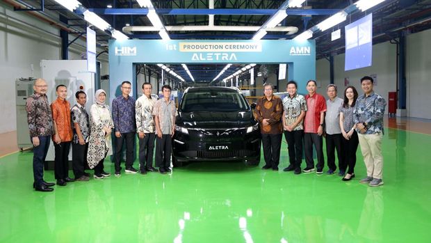 Aletra resmikan produksi mobil listrik mereka di PT Handal Indonesia Motor