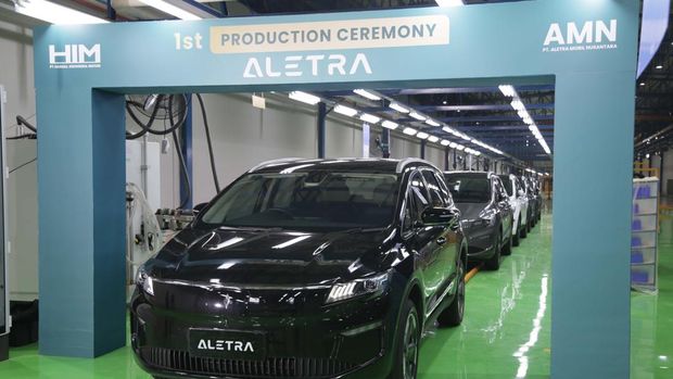 Aletra resmikan produksi mobil listrik mereka di PT Handal Indonesia Motor