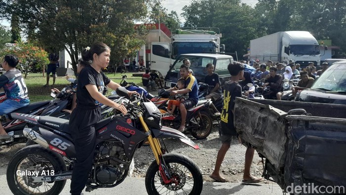 Antrian BBM di sejumlah SPBU di Bengkulu.