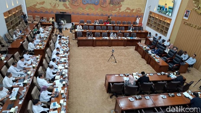 Budi Arie rapat dengan Komisi VI