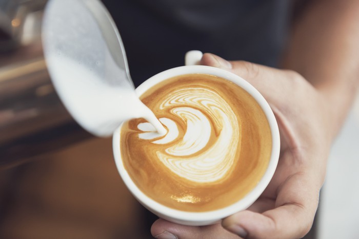 Diseruput atau Diteguk? Begini Cara Minum Kopi Sesuai Jenisnya